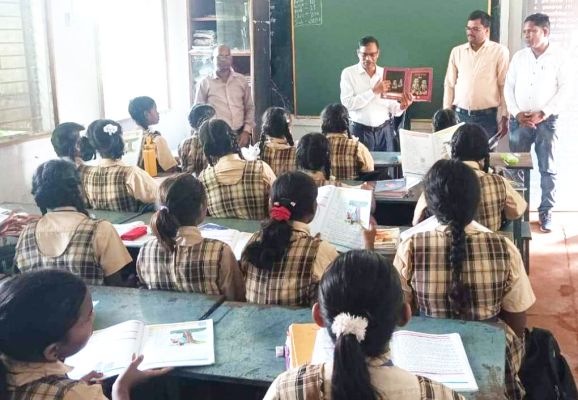 कलेक्टर ने जनचौपाल  में सुनी समस्याएं