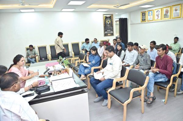 दीपावली में कोई सडक़ गली अंधेरे में न रहे 2000 स्ट्रीट लाईट  लगाएगा निगम