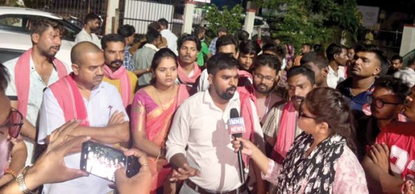 80 युवक-युवतियां मुक्त कराई गई, नौकरी के नाम पर लाखों वसूलकर बंधक रखा था