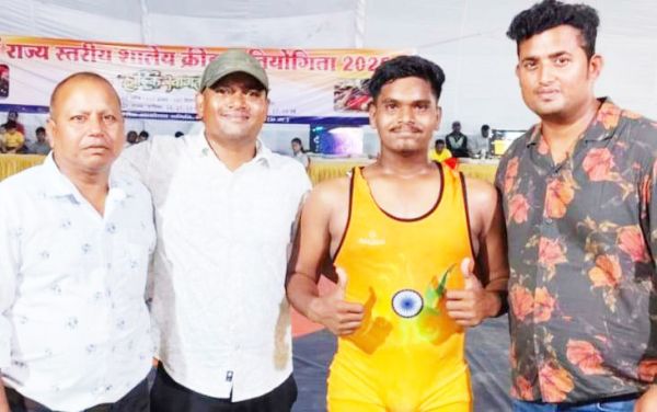 मल्दा स्कूल के टिकेश का कुश्ती में राष्ट्रीय स्तर के लिए चयन