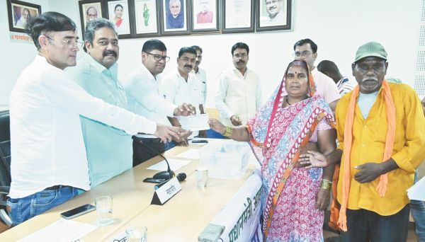 पीएम आवास के 29 हितग्राहियों को लॉटरी से मकान आबंटित