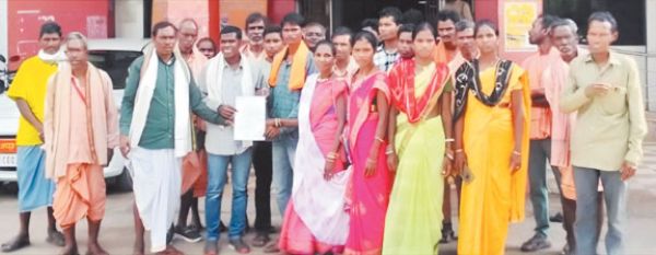 हाई स्कूल भवन निर्माण की मांग, बिंजोली के ग्रामीणों ने सौंपा ज्ञापन