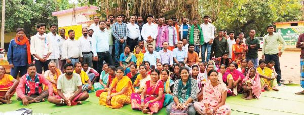 ग्रामीणों को पेशा कानून की दी जानकारी