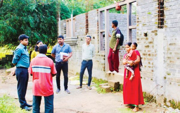 मुरतोंडा और गादीरास पंचायतों में जिला सीईओ का निरीक्षण