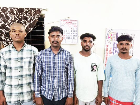  जान से मारने की धमकी दे ऑनलाइन पैसा ट्रांसफर कराया, 4 आरोपी गिरफ्तार