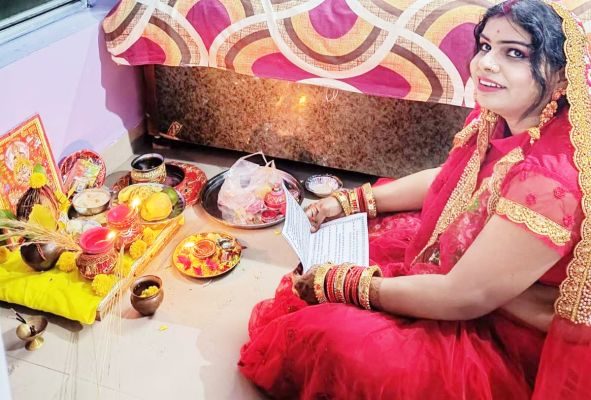 पति की दीर्घायु के लिए रखा व्रत