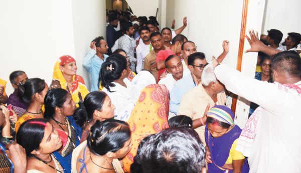 शहर कांग्रेस अध्यक्ष, दावेदार दिखा रहे ताकत