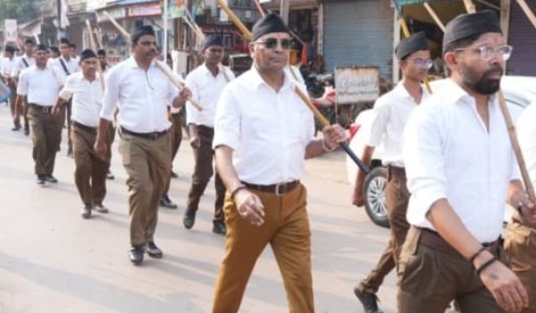 आरएसएस के पथ संचलन में शामिल हुए विधायक चन्द्राकर