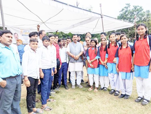 सांसद बघेल ने खिलाडिय़ों का बढ़ाया उत्साह