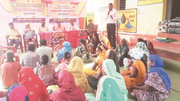 हालमकोडो में जिला स्तरीय कृषक प्रशिक्षण