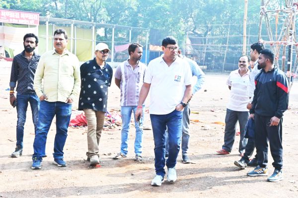 आयुक्त ने पावर हाउस लाल मैदान के  पंडाल को हटाने के दिए निर्देश