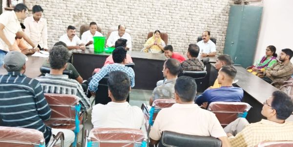 कुरुद में 44, भखारा में 16 पटाखा कारोबारियों को लॉटरी से दुकान आवंटित