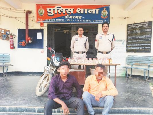 शराब संग दो आरोपी गिरफ्तार
