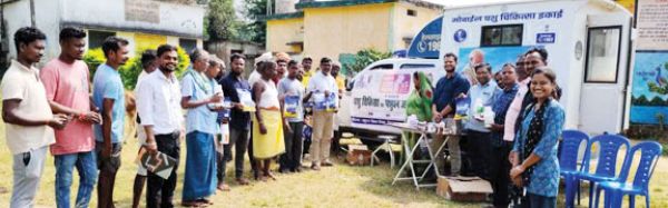 पशुधन जागृति शिविर में टीकाकरण