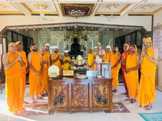 शांतिधारा, निर्वाण लड्डू अर्पण के साथ मना भगवान महावीर का  निर्वाण महोत्सव