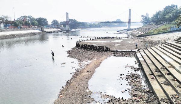 छठ पूजा के लिए महादेवघाट में विशेष सफाई