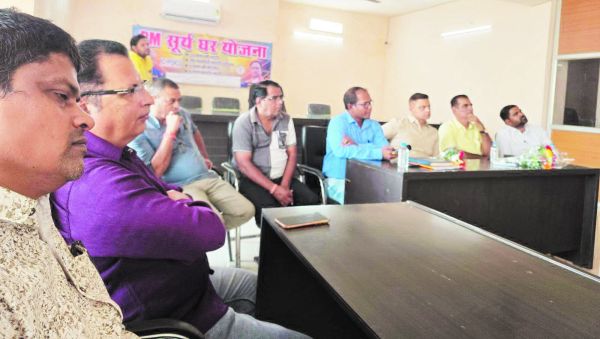  कार्यशाला में दी पीएम सूर्य घर मुफ्त बिजली योजना की जानकारी