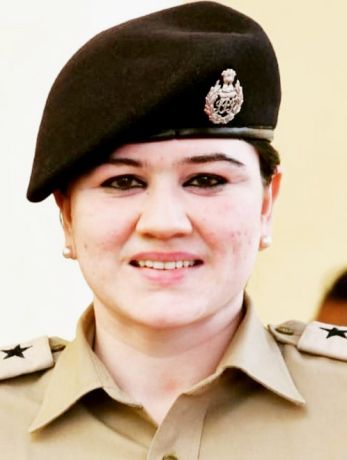 अंकिता नांदगांव की  पहली महिला एसपी