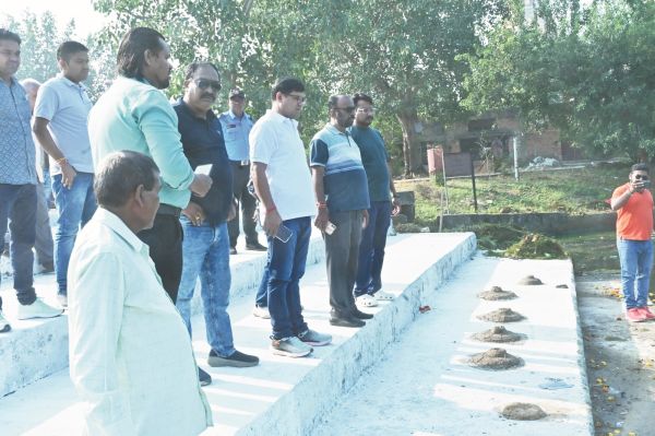 आयुक्त ने उद्यानों के प्रकाश व्यवस्था में सुधार कराने दिए निर्देश