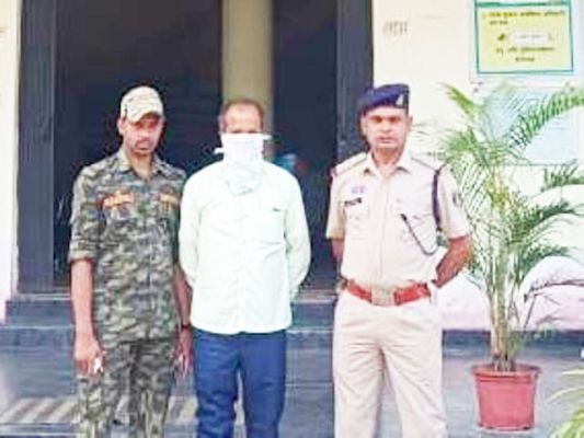 जमीन धोखाधड़ी, 8 साल  से फरार आरोपी गिरफ्तार