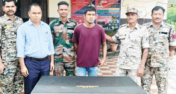 घर से सोने के सिक्क-जेवर चोरी, आरोपी गिरफ्तार