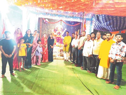 जिपं सदस्य ने गांवों में की लक्ष्मी पूजा