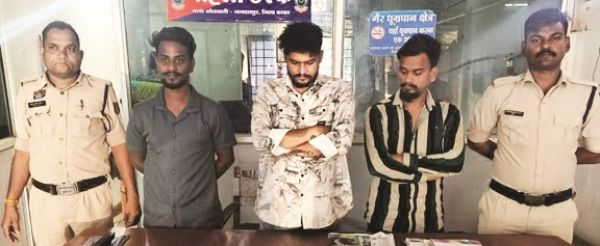 पुराने विवाद में युवक पर चाकू से हमला, तीन गिरफ्तार