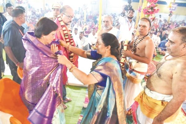 राज्यपाल ने की भिलाई स्कंदाश्रम में पूजा-अर्चना