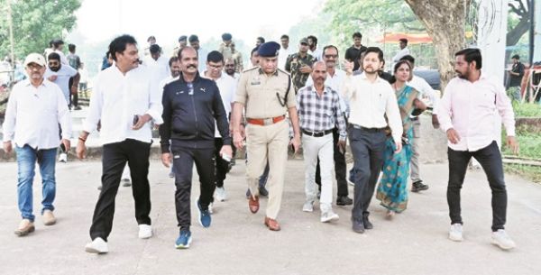 कलेक्टर-एसपी और आयुक्त ने किया छठ घाटों का निरीक्षण