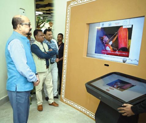 डेका ने भव्य जनजातीय संग्रहालय का लिया जायजा