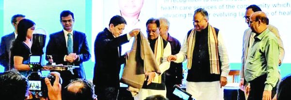 नवापारा के दो चिकित्सकों का रायपुर में सम्मान