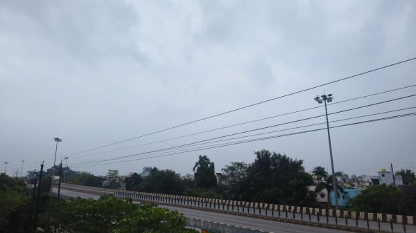 चक्रवाती मोंथा के असर से नांदगांव में कहीं-कहीं बारिश, दिनभर छाये रहे बादल