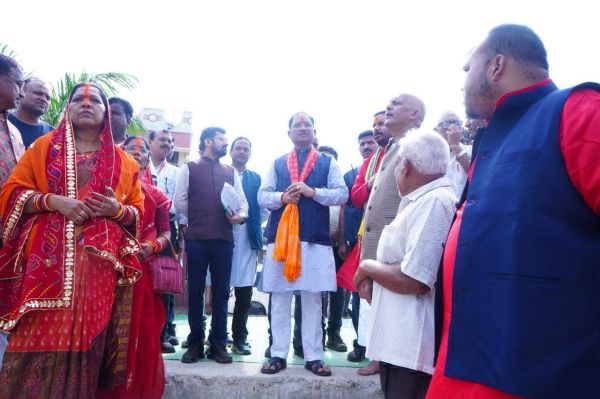 सीएम ने कुनकुरी में विसर्जन तालाब के सौंदर्यीकरण का लिया जायजा