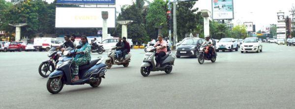 मोंथा के असर से राजधानी में हल्की बारिश