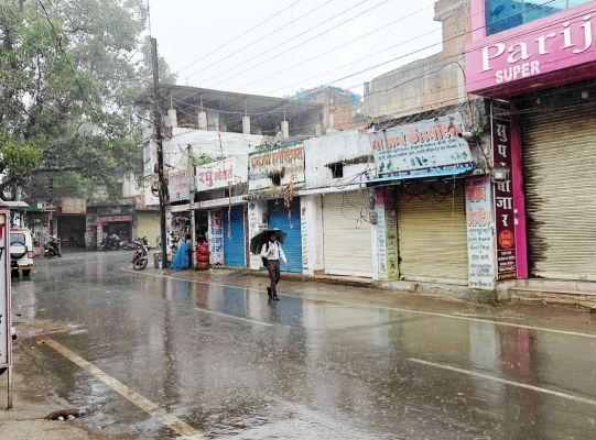 मेन्था तूफान का असर, सरगुजा के कई क्षेत्रों में बारिश, धान की फसल को भारी नुकसान