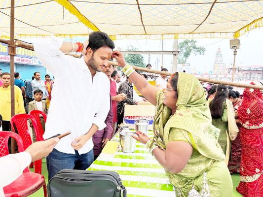 महामाया तालाब छठ घाट पर नपाध्यक्ष ने की पूजा-अर्चना