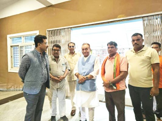 पूर्व मंत्री चंद्रशेखर ने किया राज्योत्सव स्थल का दौरा