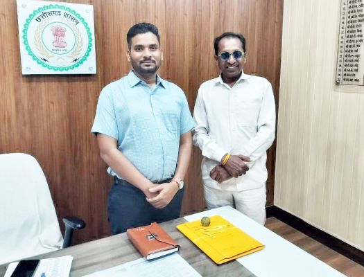 जनपद सीईओ से अनिल अग्रवाल ने की मुलाकात