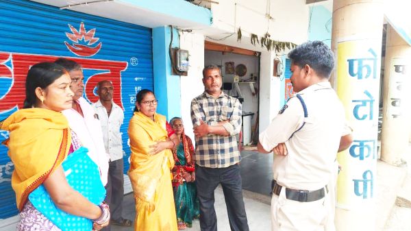 सरपंच-उपसरपंच से परेशान दो परिवार ने मांगी प्रशासन से इच्छा मृत्यु