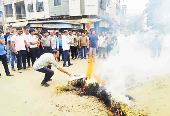अमित बघेल का पुतला दहन
