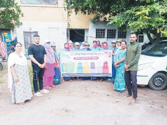 सूखा-गीला कचरा अलग कर देने कर रहे जागरूक