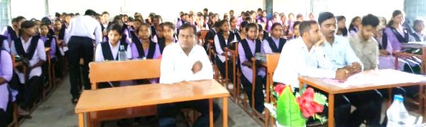 शा. कॉलेज में साइबर क्राइम व कैरियर  गाइडेंस पर जागरूकता कार्यक्रम