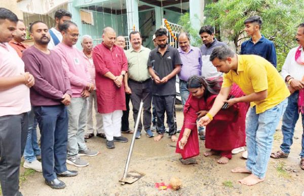 शहीद भगत सिंह वार्ड में सीसी रोड का भूमिपूजन