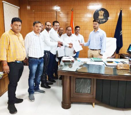 मोदी की गारंटी लागू करने की मांग,  तृतीय वर्ग शास. कर्म. संघ ने सौंपा ज्ञापन