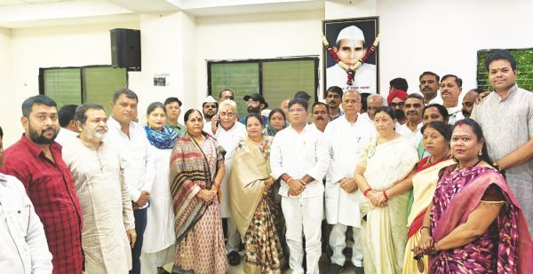 कांग्रेसियों ने वासुदेव चंद्राकर की पुण्यतिथि मनाई