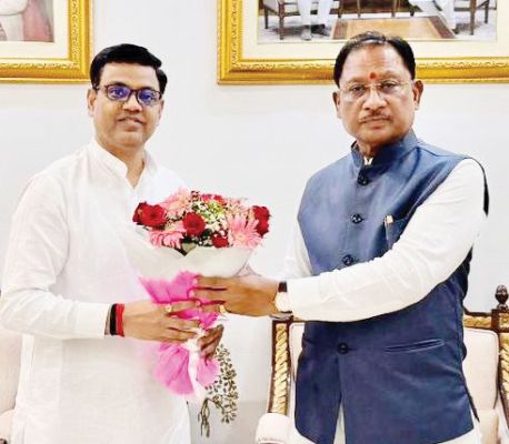  सीएम के सलाहकार डॉ. धीरेंद्र तिवारी को मिला