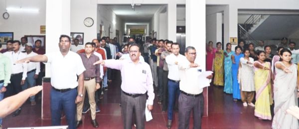 कलेक्टर ने  राष्ट्रीय एकता की दिलाई शपथ