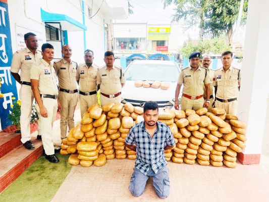 कार से ढाई क्विंटल गांजा जब्त, एक आरोपी गिरफ्तार