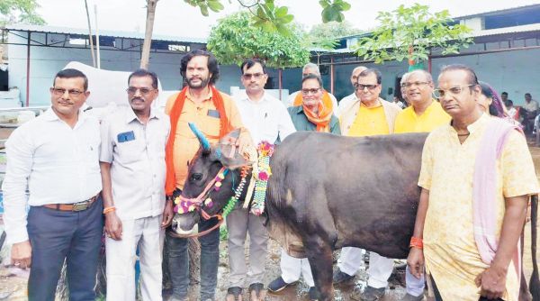 गोपाष्टमी कार्यक्रम में शामिल हुए रूपेंद्र