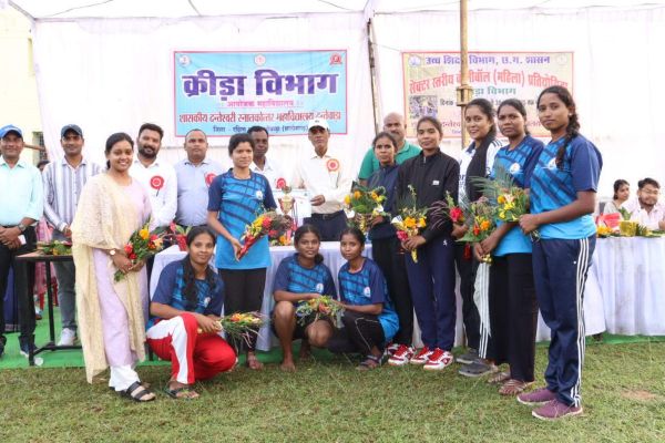 सेक्टर वॉलीबॉल स्पर्धा:  दंतेश्वरी पीजी कॉलेज विजेता